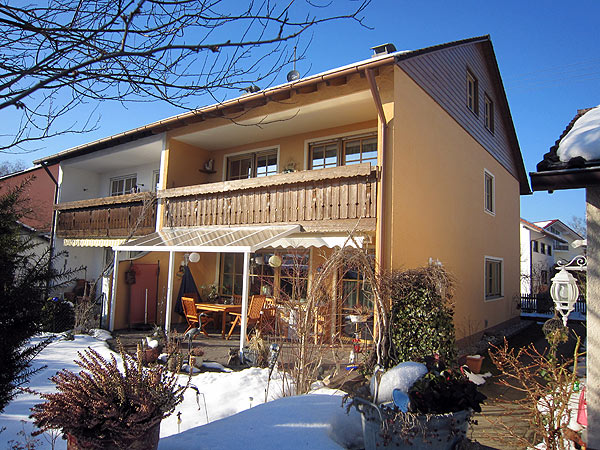 Familie Ritschel in Wolfratshausen, alte Doppelhaushälfte komplett saniert sowie Innen- & Aussenbereich mit Farbe verschönert